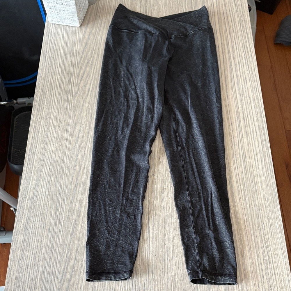 OFFLINE Aerie Black/Marbled High-Rise 7/8 Leggings Size M CrissCross Waistband